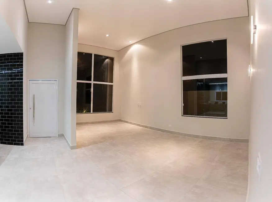 Casa de Condomínio com 3 quartos à venda, 360m2 em Chácaras Maringá, Atibaia - SP - imagem 3 Foto 3 de Casa de Condomínio com 3 quartos à venda, 360m2 em Chácaras Maringá, Atibaia - SP