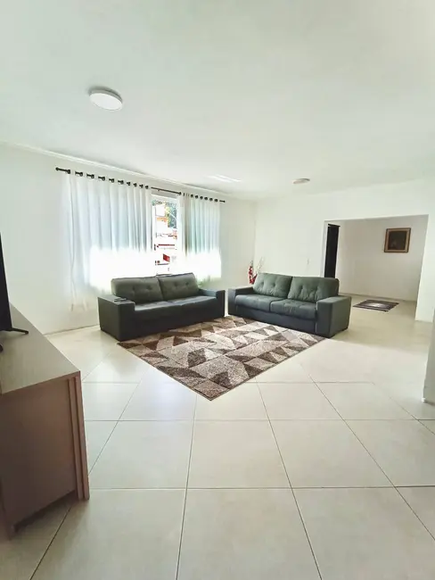 Casa com 4 quartos à venda, 300m2 em Vila Junqueira, Atibaia - SP - imagem 6 Foto 6 de Casa com 4 quartos à venda, 300m2 em Vila Junqueira, Atibaia - SP