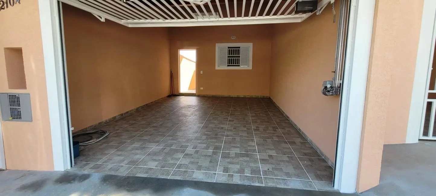 Foto 2 de Casa com 3 quartos à venda, 225m2 em Jardim do Lago, Atibaia - SP