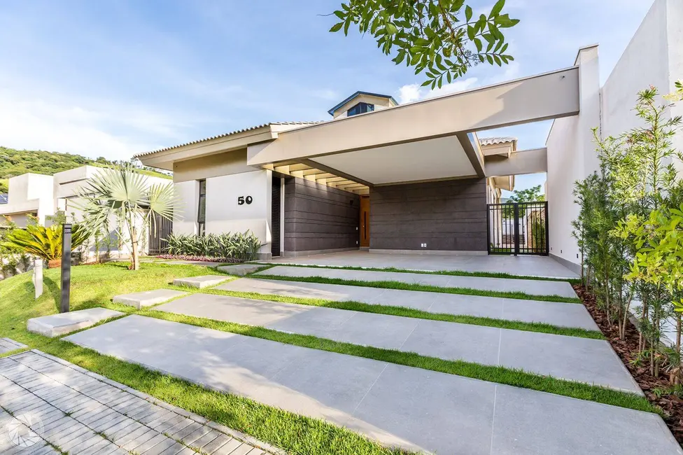 Casa de Condomínio com 3 quartos à venda, 525m2 em San Fernando Valley, Atibaia - SP - imagem 1 Foto 1 de Casa de Condomínio com 3 quartos à venda, 525m2 em San Fernando Valley, Atibaia - SP