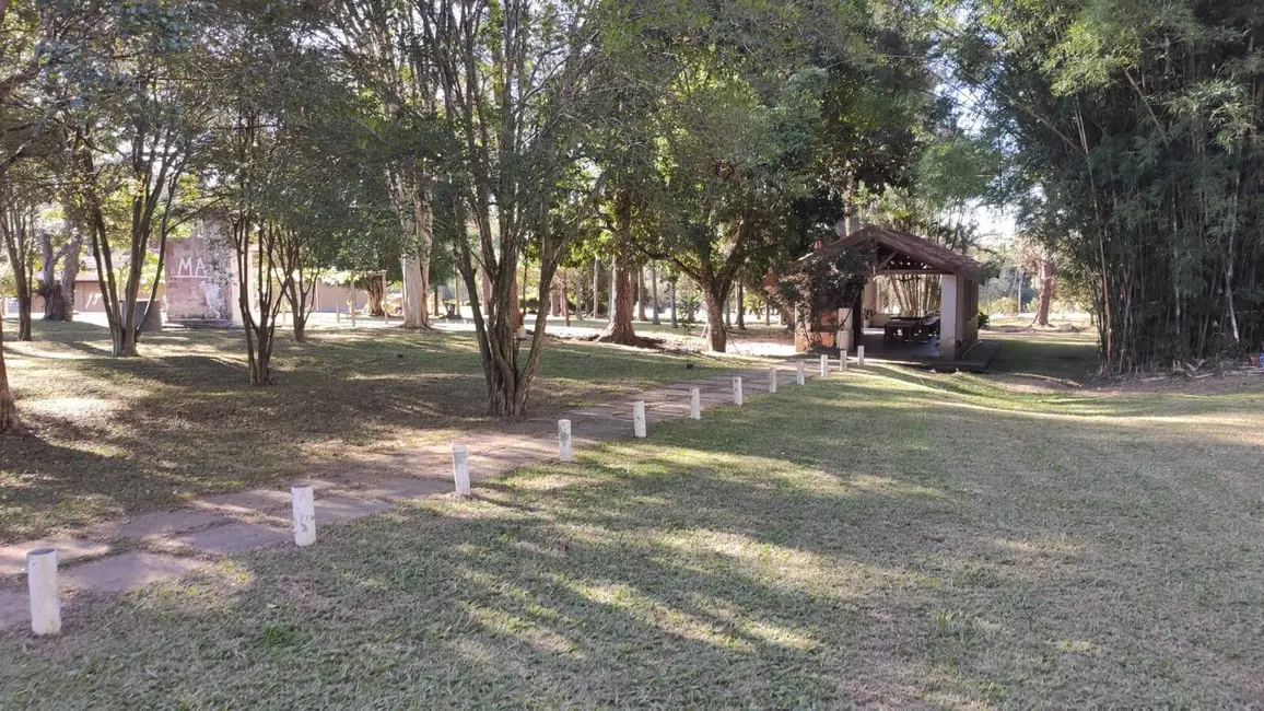 Casa com 4 quartos à venda, 175m2 em Nova Cerejeira, Atibaia - SP - imagem 6 Foto 6 de Casa com 4 quartos à venda, 175m2 em Nova Cerejeira, Atibaia - SP