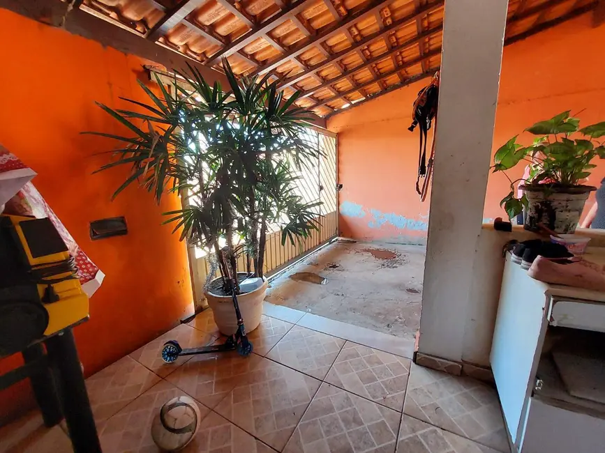 Casa com 4 quartos à venda, 175m2 em Nova Cerejeira, Atibaia - SP - imagem 2 Foto 2 de Casa com 4 quartos à venda, 175m2 em Nova Cerejeira, Atibaia - SP