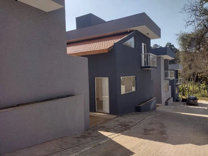 Foto 3 de Casa de Condomínio com 2 quartos à venda, 150m2 em Jardim Estância Brasil, Atibaia - SP