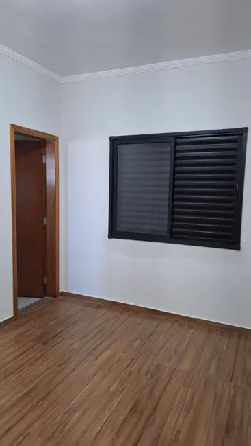 Foto 6 de Casa com 2 quartos à venda, 180m2 em Jardim dos Pinheiros, Atibaia - SP