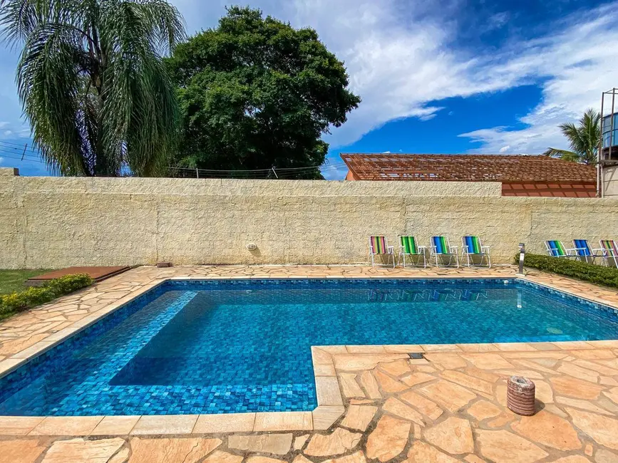 Casa com 3 quartos à venda, 870m2 em Maracanã, Atibaia - SP - imagem 3 Foto 3 de Casa com 3 quartos à venda, 870m2 em Maracanã, Atibaia - SP