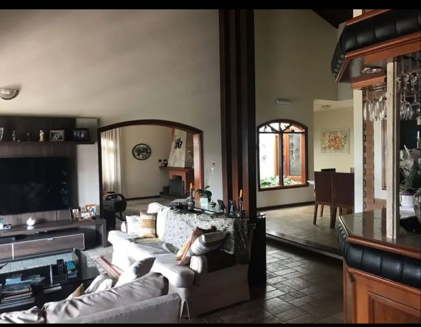 Casa com 6 quartos à venda e para alugar, 3037m2 em Condomínio Jardim Flamboyant, Atibaia - SP - imagem 4 Foto 4 de Casa com 6 quartos à venda e para alugar, 3037m2 em Condomínio Jardim Flamboyant, Atibaia - SP