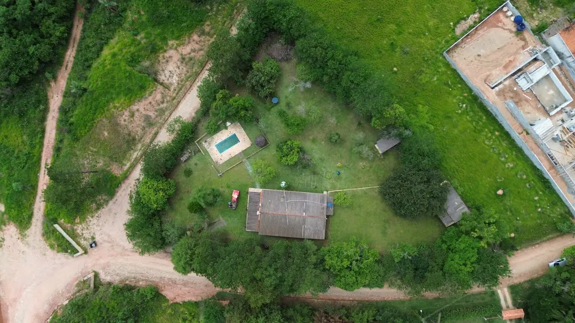 Foto 1 de Casa com 2 quartos à venda, 2910m2 em Loteamento Colinas Verdes, Atibaia - SP