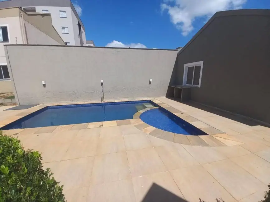 Foto 2 de Casa com 2 quartos à venda, 89m2 em Nova Cerejeira, Atibaia - SP