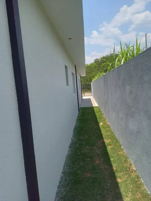 Foto 2 de Casa com 2 quartos à venda, 150m2 em Vila Santa Helena, Atibaia - SP