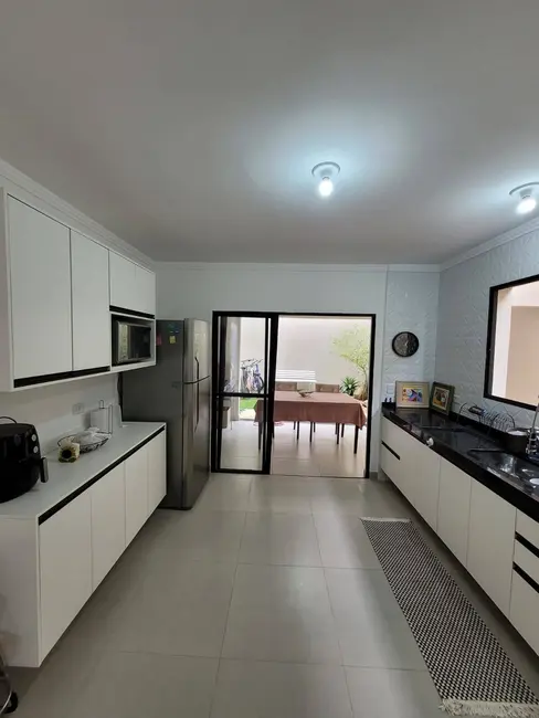 Foto 6 de Casa com 3 quartos à venda, 135m2 em Jardim Maristela, Atibaia - SP