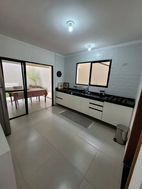 Foto 4 de Casa com 3 quartos à venda, 135m2 em Jardim Maristela, Atibaia - SP