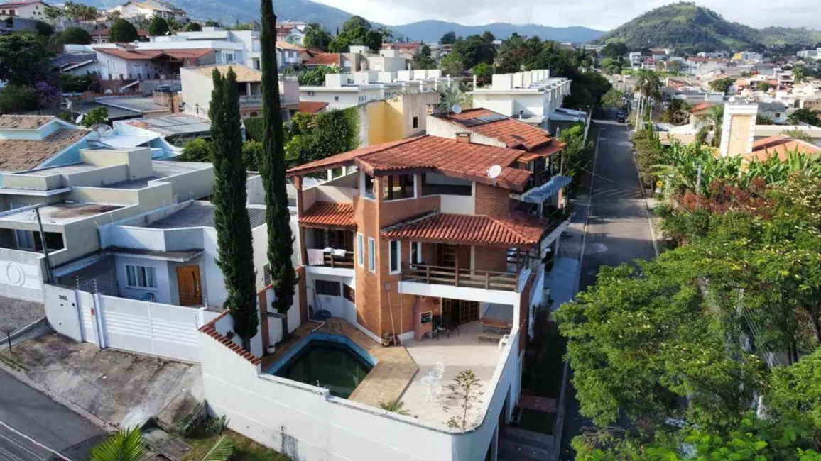 Foto 2 de Casa com 3 quartos à venda, 220m2 em Jardim das Flores, Atibaia - SP