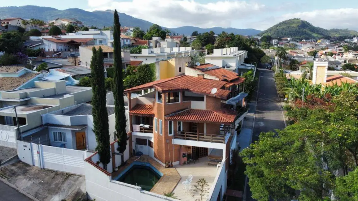 Foto 3 de Casa com 3 quartos à venda, 220m2 em Jardim das Flores, Atibaia - SP