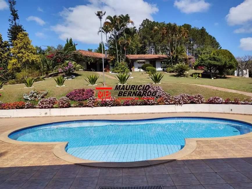 Foto 1 de Sítio / Rancho com 4 quartos à venda, 19m2 em Atibaia - SP