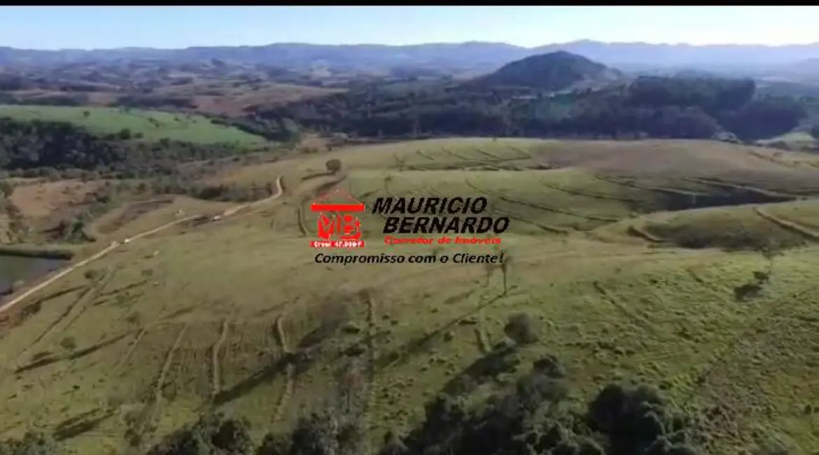 Foto 3 de Fazenda / Haras com 3 quartos à venda, 92m2 em Ouro Fino - MG