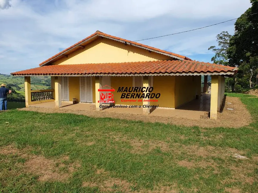 Foto 5 de Fazenda / Haras com 3 quartos à venda, 60m2 em Munhoz - MG