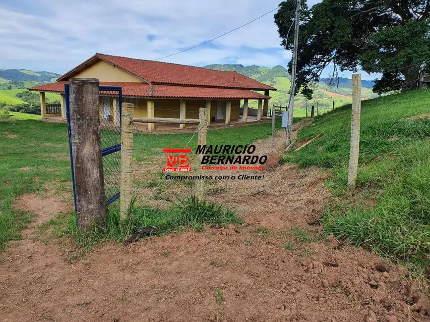 Foto 4 de Fazenda / Haras com 3 quartos à venda, 60m2 em Munhoz - MG