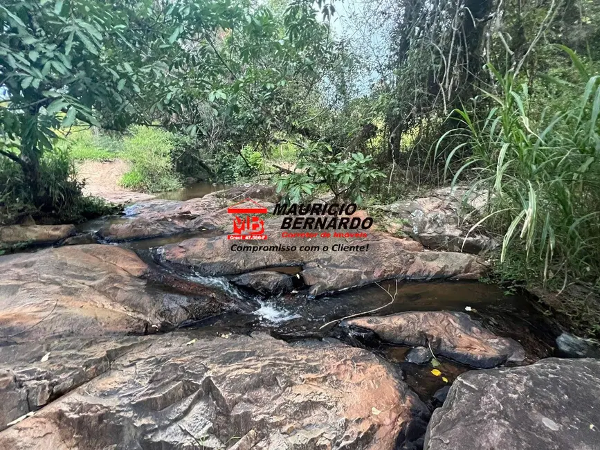 Foto 2 de Sítio / Rancho com 3 quartos à venda, 15m2 em Amparo - SP