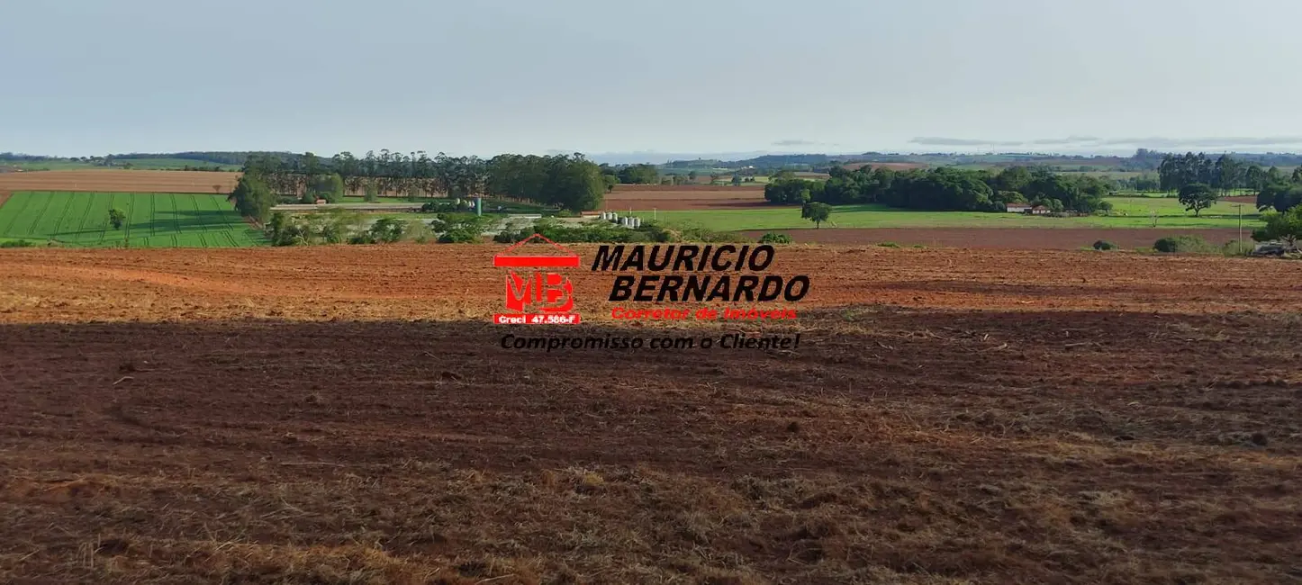 Sítio / Rancho com 3 quartos à venda, 10m2 em Vale dos Lagos, Tatui - SP - imagem 2 Foto 2 de Sítio / Rancho com 3 quartos à venda, 10m2 em Vale dos Lagos, Tatui - SP
