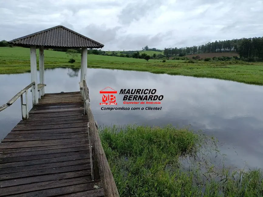Foto 2 de Fazenda / Haras com 6 quartos à venda, 75m2 em Tatui - SP