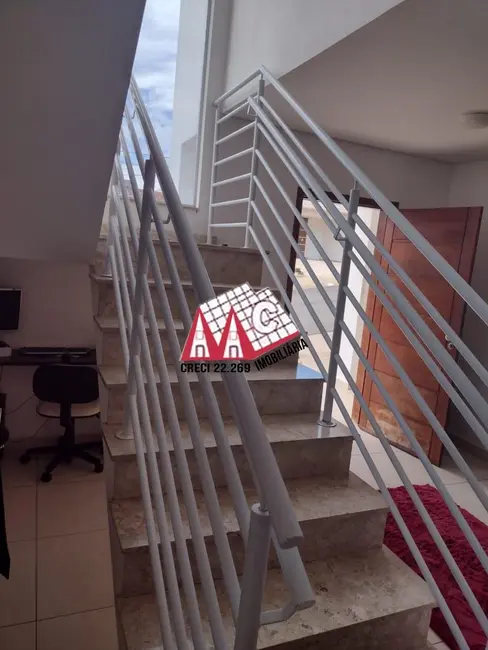 Foto 2 de Sobrado com 4 quartos à venda, 250m2 em Jardim Simus, Sorocaba - SP