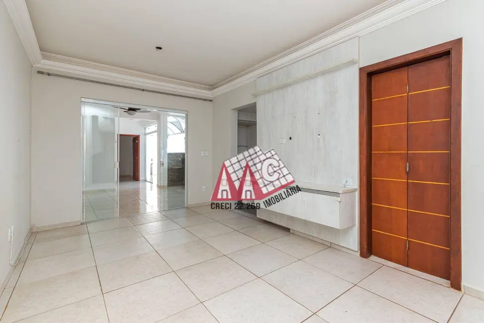Sobrado com 4 quartos à venda, 200m2 em Wanel Ville, Sorocaba - SP - imagem 4 Foto 4 de Sobrado com 4 quartos à venda, 200m2 em Wanel Ville, Sorocaba - SP