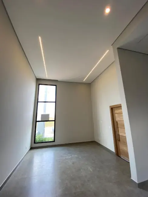 Casa de Condomínio com 3 quartos à venda, 200m2 em Wanel Ville, Sorocaba - SP - imagem 3 Foto 3 de Casa de Condomínio com 3 quartos à venda, 200m2 em Wanel Ville, Sorocaba - SP