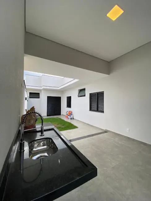 Casa de Condomínio com 3 quartos à venda, 200m2 em Wanel Ville, Sorocaba - SP - imagem 9 Foto 9 de Casa de Condomínio com 3 quartos à venda, 200m2 em Wanel Ville, Sorocaba - SP