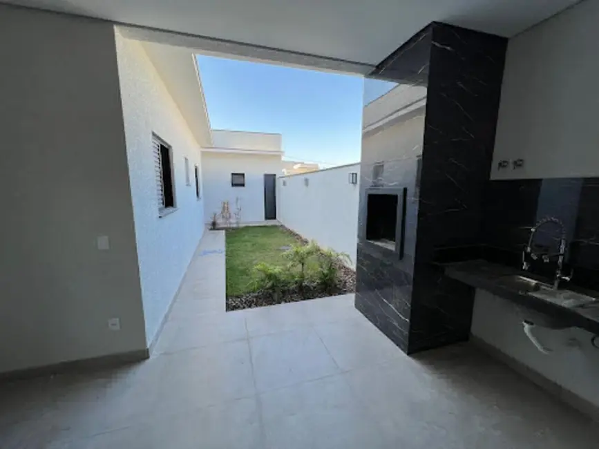 Casa de Condomínio com 3 quartos à venda, 200m2 em Wanel Ville, Sorocaba - SP - imagem 3 Foto 3 de Casa de Condomínio com 3 quartos à venda, 200m2 em Wanel Ville, Sorocaba - SP