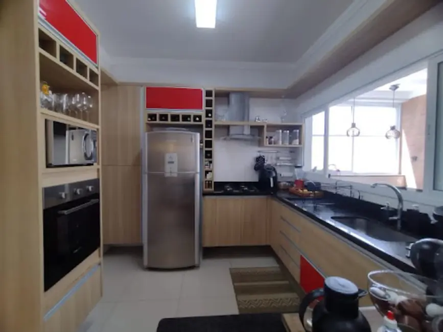 Sobrado com 3 quartos à venda, 225m2 em Wanel Ville, Sorocaba - SP - imagem 7 Foto 7 de Sobrado com 3 quartos à venda, 225m2 em Wanel Ville, Sorocaba - SP