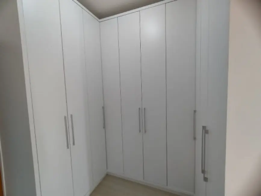 Sobrado com 3 quartos à venda, 200m2 em Wanel Ville, Sorocaba - SP - imagem 9 Foto 9 de Sobrado com 3 quartos à venda, 200m2 em Wanel Ville, Sorocaba - SP