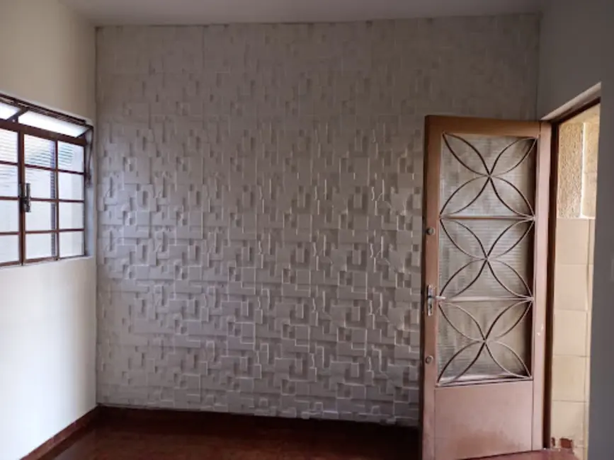 Foto 1 de Casa com 2 quartos à venda, 175m2 em Vila Lucy, Sorocaba - SP