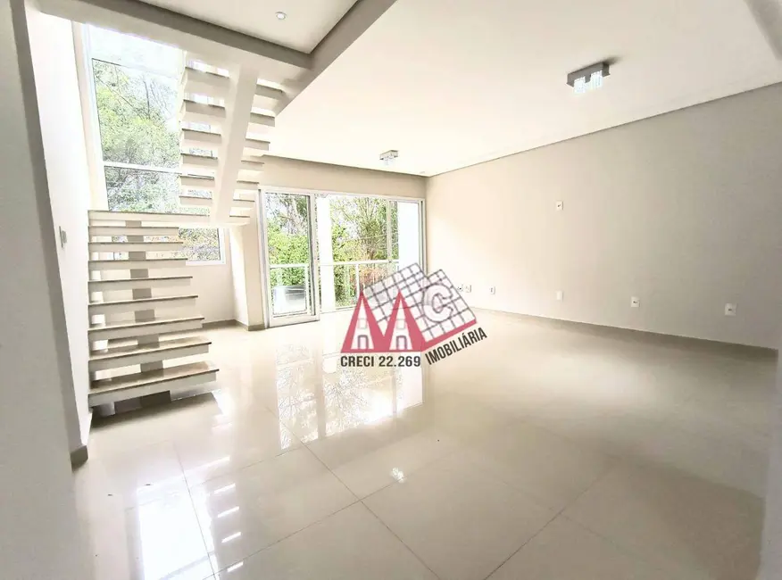 Sobrado com 3 quartos à venda, 200m2 em Wanel Ville, Sorocaba - SP - imagem 6 Foto 6 de Sobrado com 3 quartos à venda, 200m2 em Wanel Ville, Sorocaba - SP