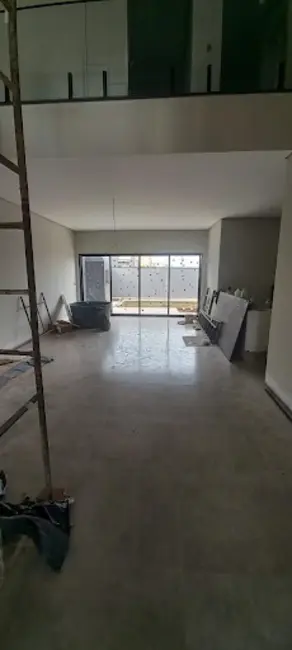 Sobrado com 3 quartos à venda, 200m2 em Wanel Ville, Sorocaba - SP - imagem 4 Foto 4 de Sobrado com 3 quartos à venda, 200m2 em Wanel Ville, Sorocaba - SP