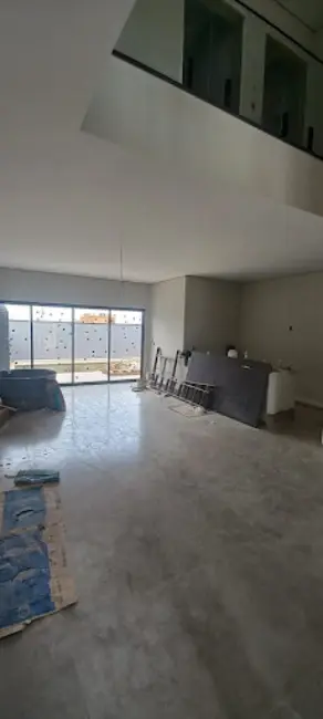 Sobrado com 3 quartos à venda, 200m2 em Wanel Ville, Sorocaba - SP - imagem 1 Foto 1 de Sobrado com 3 quartos à venda, 200m2 em Wanel Ville, Sorocaba - SP