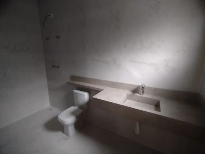 Casa com 3 quartos à venda, 200m2 em Wanel Ville, Sorocaba - SP - imagem 8 Foto 8 de Casa com 3 quartos à venda, 200m2 em Wanel Ville, Sorocaba - SP