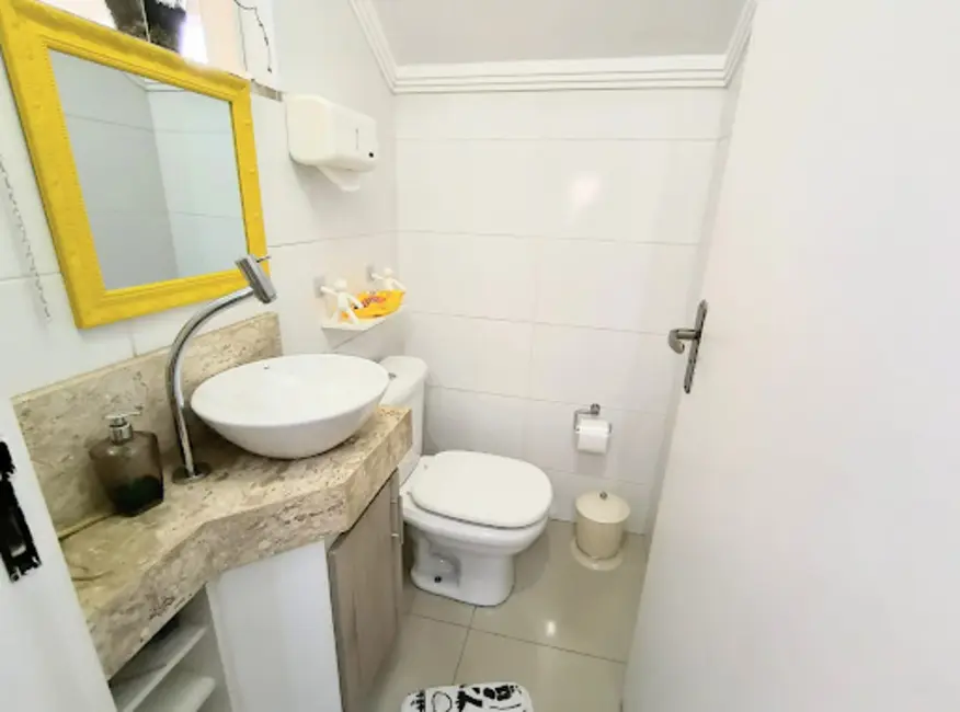 Sobrado com 3 quartos à venda, 200m2 em Wanel Ville, Sorocaba - SP - imagem 4 Foto 4 de Sobrado com 3 quartos à venda, 200m2 em Wanel Ville, Sorocaba - SP