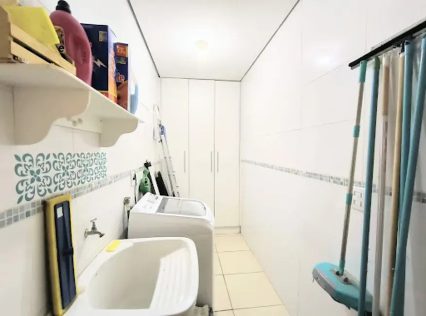Sobrado com 3 quartos à venda, 200m2 em Wanel Ville, Sorocaba - SP - imagem 8 Foto 8 de Sobrado com 3 quartos à venda, 200m2 em Wanel Ville, Sorocaba - SP