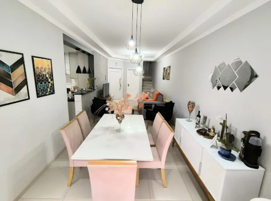 Sobrado com 3 quartos à venda, 200m2 em Wanel Ville, Sorocaba - SP - imagem 5 Foto 5 de Sobrado com 3 quartos à venda, 200m2 em Wanel Ville, Sorocaba - SP