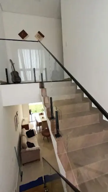Sobrado com 3 quartos à venda, 200m2 em Wanel Ville, Sorocaba - SP - imagem 6 Foto 6 de Sobrado com 3 quartos à venda, 200m2 em Wanel Ville, Sorocaba - SP
