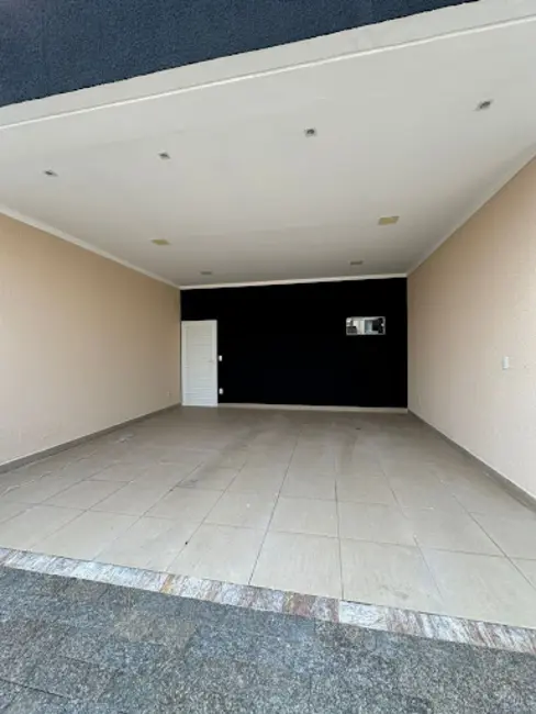 Foto 2 de Sobrado com 3 quartos à venda, 230m2 em Wanel Ville, Sorocaba - SP
