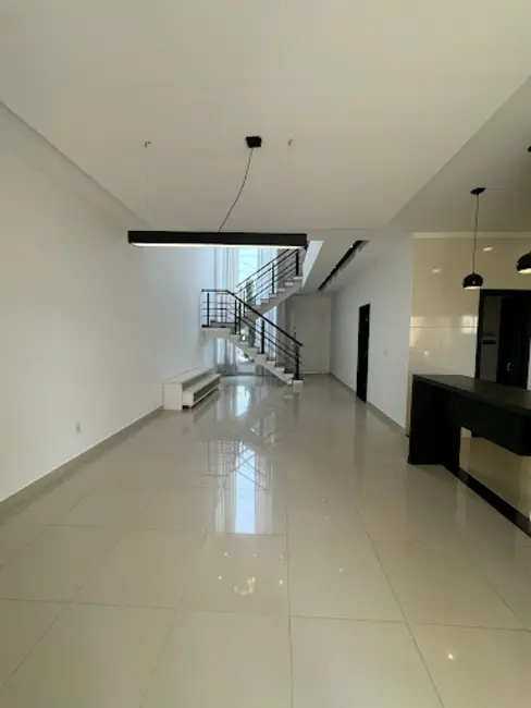 Sobrado com 3 quartos à venda, 230m2 em Wanel Ville, Sorocaba - SP - imagem 9 Foto 9 de Sobrado com 3 quartos à venda, 230m2 em Wanel Ville, Sorocaba - SP