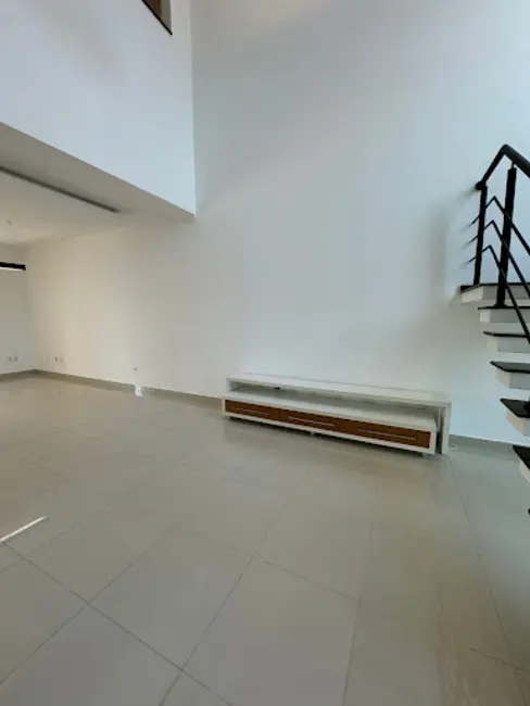 Sobrado com 3 quartos à venda, 230m2 em Wanel Ville, Sorocaba - SP - imagem 5 Foto 5 de Sobrado com 3 quartos à venda, 230m2 em Wanel Ville, Sorocaba - SP