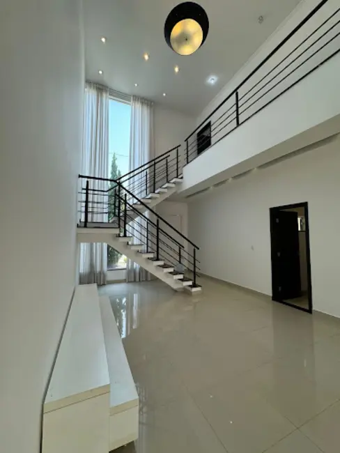 Sobrado com 3 quartos à venda, 230m2 em Wanel Ville, Sorocaba - SP - imagem 7 Foto 7 de Sobrado com 3 quartos à venda, 230m2 em Wanel Ville, Sorocaba - SP