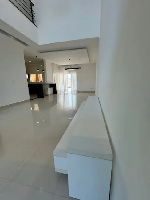 Sobrado com 3 quartos à venda, 230m2 em Wanel Ville, Sorocaba - SP - imagem 6 Foto 6 de Sobrado com 3 quartos à venda, 230m2 em Wanel Ville, Sorocaba - SP