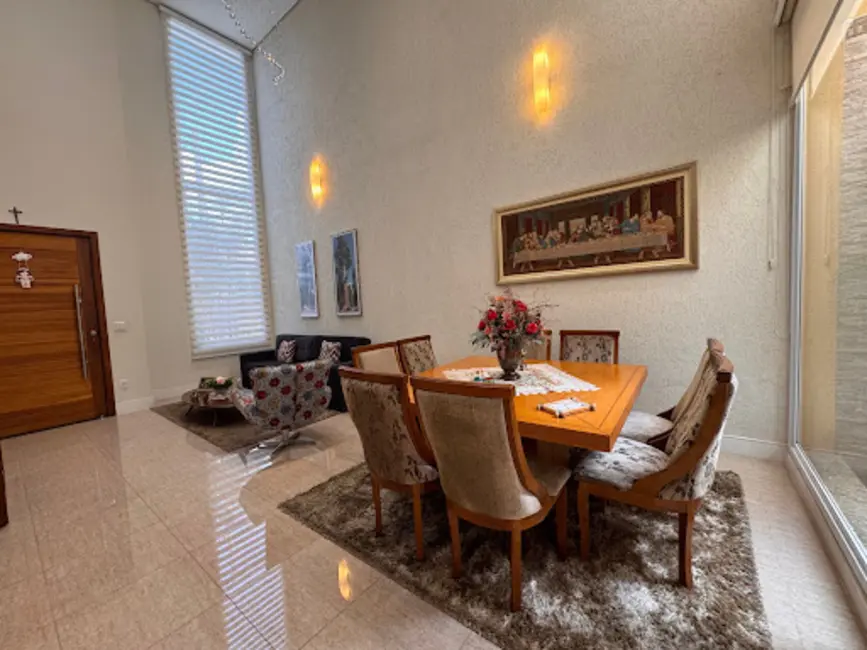 Sobrado com 3 quartos à venda, 300m2 em Jardim Gonçalves, Sorocaba - SP - imagem 5 Foto 5 de Sobrado com 3 quartos à venda, 300m2 em Jardim Gonçalves, Sorocaba - SP