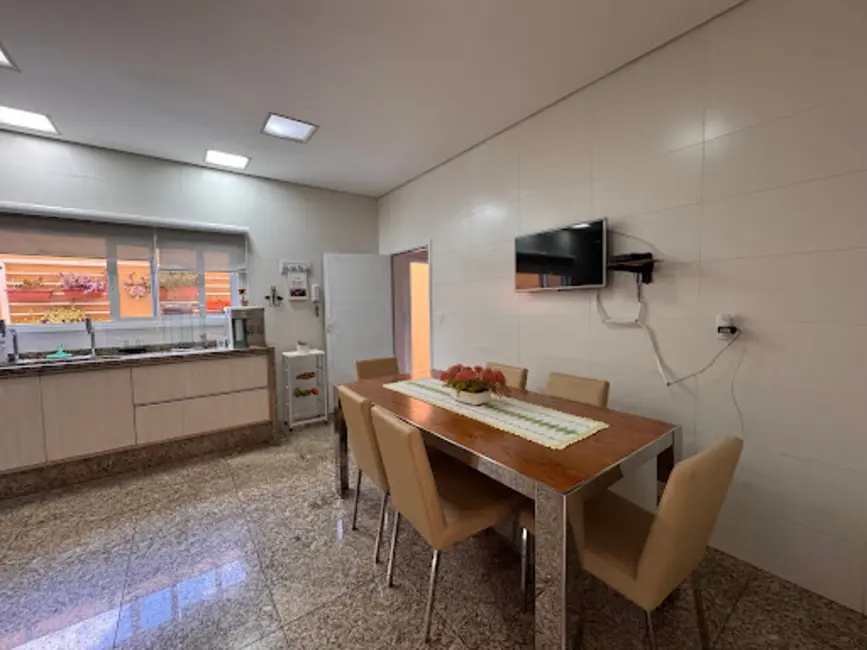 Sobrado com 3 quartos à venda, 300m2 em Jardim Gonçalves, Sorocaba - SP - imagem 3 Foto 3 de Sobrado com 3 quartos à venda, 300m2 em Jardim Gonçalves, Sorocaba - SP