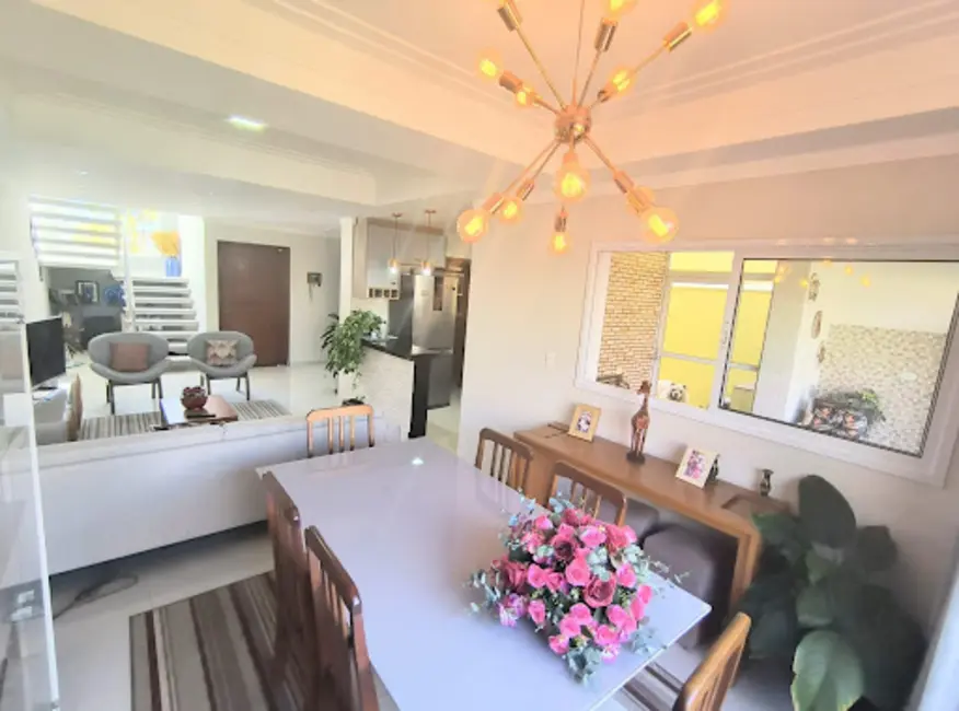 Sobrado com 3 quartos à venda, 200m2 em Wanel Ville, Sorocaba - SP - imagem 6 Foto 6 de Sobrado com 3 quartos à venda, 200m2 em Wanel Ville, Sorocaba - SP