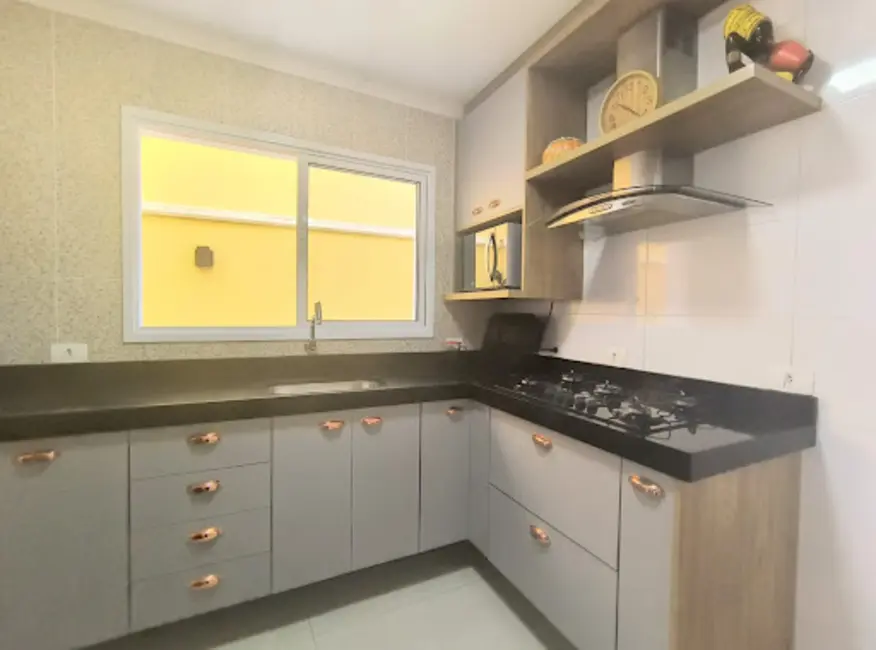Sobrado com 3 quartos à venda, 200m2 em Wanel Ville, Sorocaba - SP - imagem 3 Foto 3 de Sobrado com 3 quartos à venda, 200m2 em Wanel Ville, Sorocaba - SP