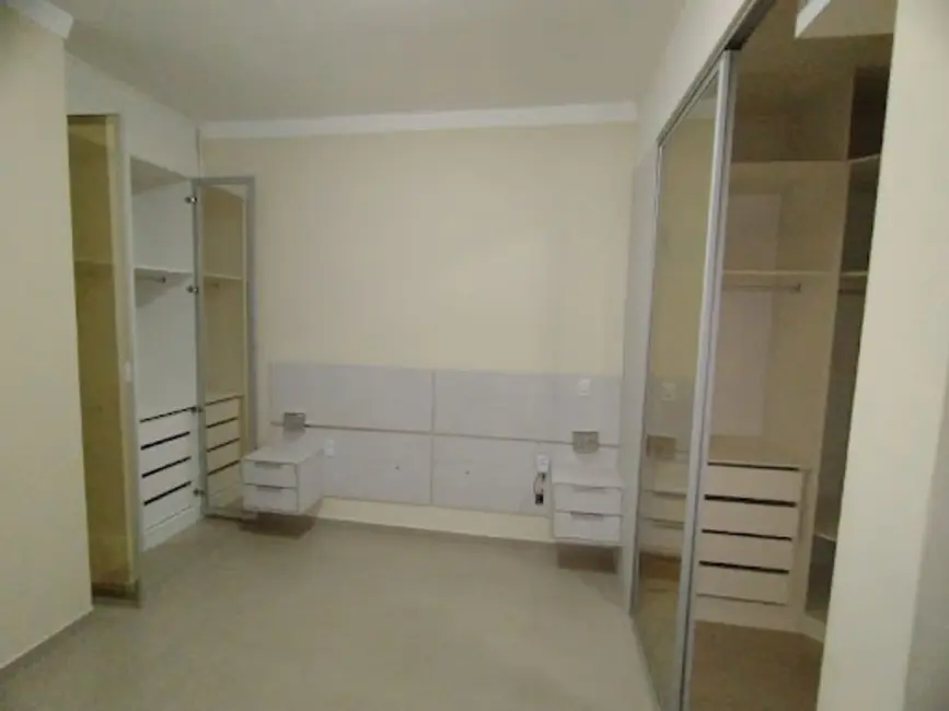 Sobrado com 3 quartos à venda, 200m2 em Wanel Ville, Sorocaba - SP - imagem 6 Foto 6 de Sobrado com 3 quartos à venda, 200m2 em Wanel Ville, Sorocaba - SP
